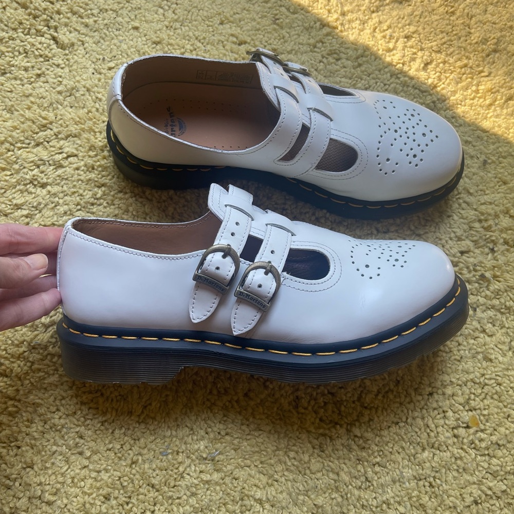 Dr. Martens 8053 Mary Jane in white